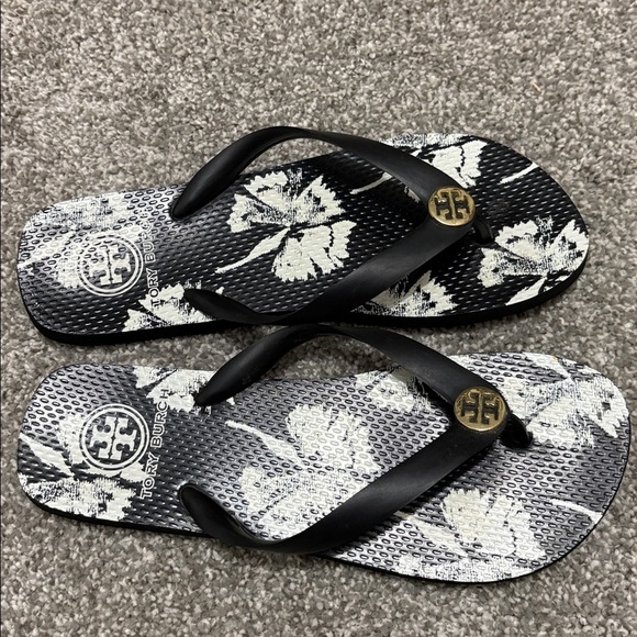 Tory Burch Black and White Floral Sandals - Picture 3 of 5